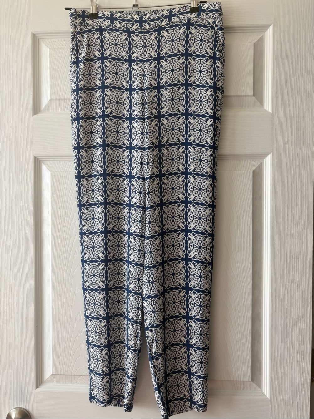 BODEN Royal Blue/White Tile Print Pants Size 6R - Picture 2 of 3